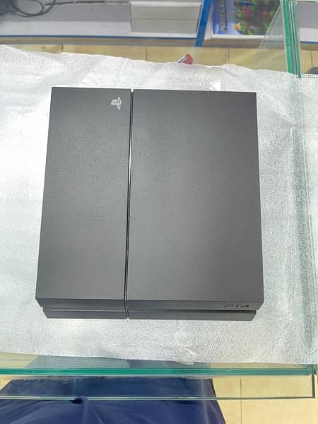 PS4 500GB Slightly Used Available PS4 Fat 500GB Used 3