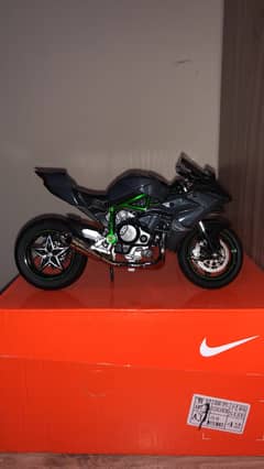 Kawasaki Ninja H2R diecast replica bike 1:12 scale model