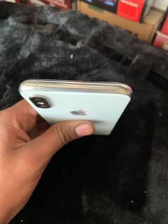 iPhone XS 256 gb non pta but zong sim working 1yers se urgent sel