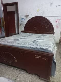 Medium size double bed with dressing