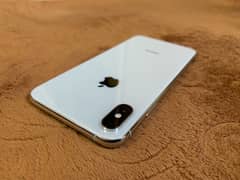 JUST LIKE NEW iPhone XS Max 256gb White Non Pta E-Sim Time Available