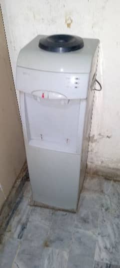 dispensor in good condition home use 03003488109