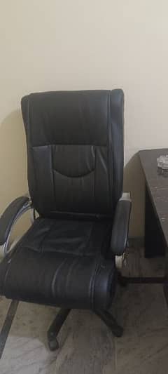 god condition chair