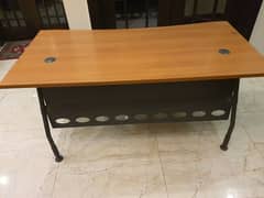 Interwood brown Table