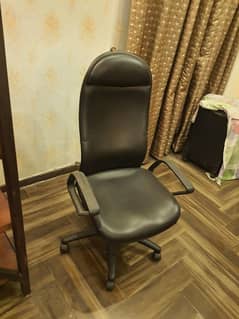 Master office style executive chair