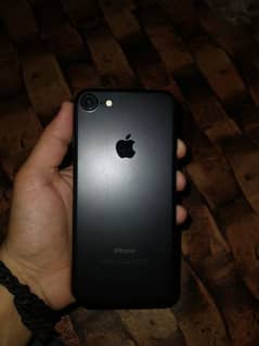 iPhone 7 32GB condition 10 by 8 with box