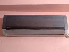 Gree inverter Ac for sale condition 10/10 gunine coil par hai