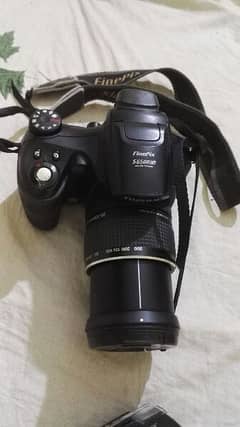 Fuji DSLR camera