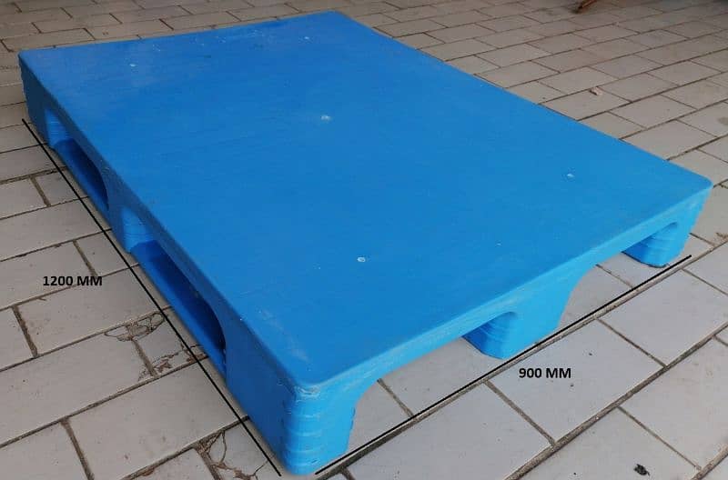 plastic pallets 14