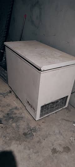 freezer on working good condition best cooling