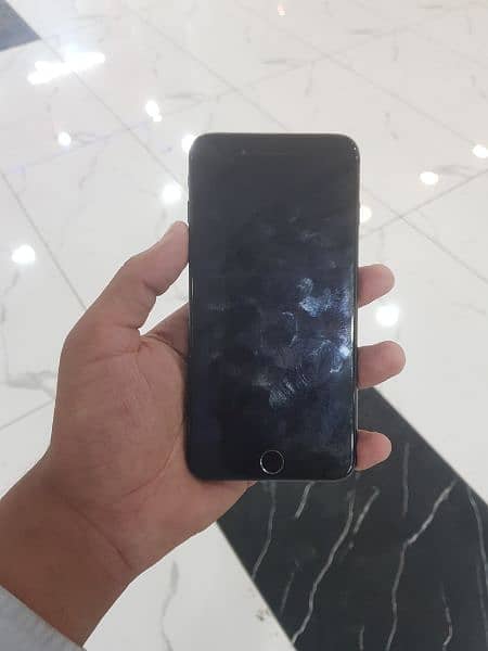 i phone 7 plus (128GB) 1