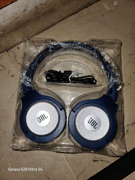 headphones J. B. L 1