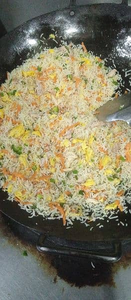 Chinese cook Chinese kaam sb janta huu