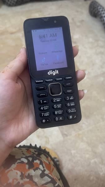 Digit 4G E2 pro touch and type 2