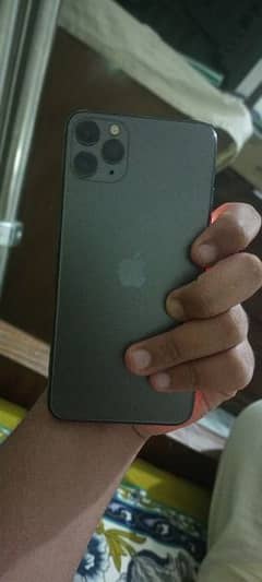 iPhone11 pro max non pta 64 GB panel change karwana wala hy bass