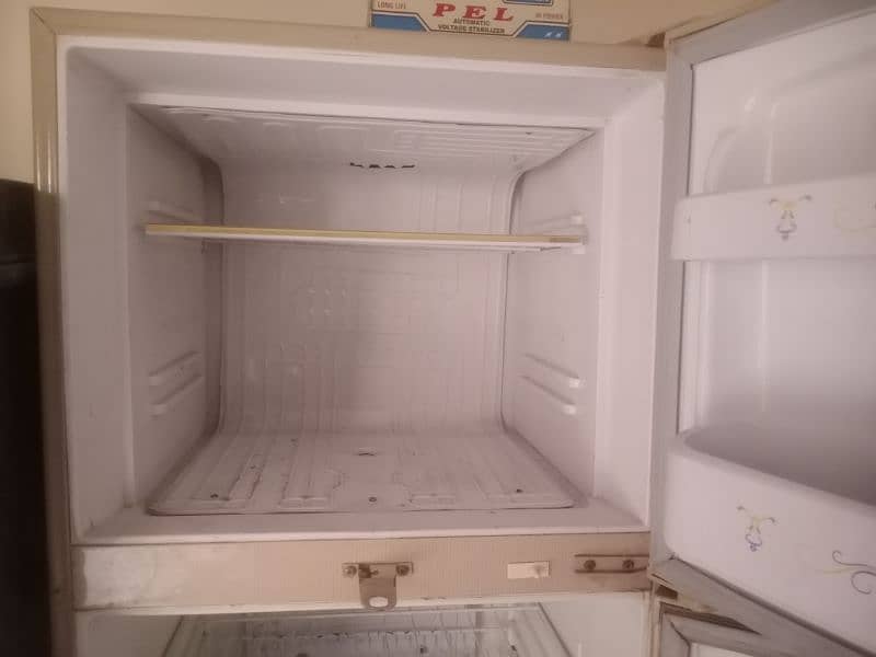 waves freezer refrigerator full size in good Condition 2