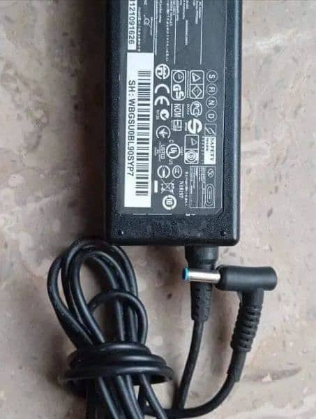 HP Laptop Blue Pin 65 Watt Charger 0