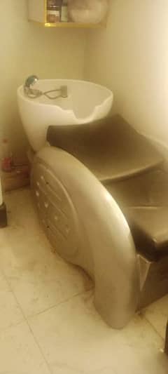 saloon for sale in PWD