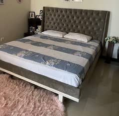 Bed with mattress and relaxing chair 70000