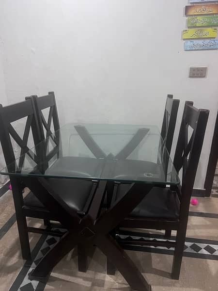 Dining table 4 seater 0