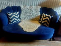 2 seater sofa (Very Good Condition)