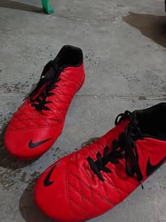 Football Shoes tips wala condition 9/10 slightly used ha