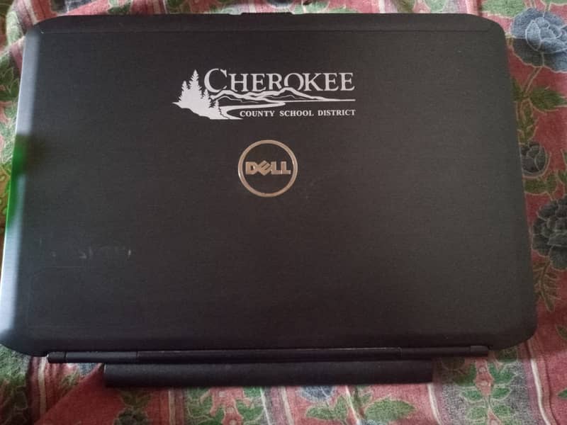 Dell second hand laptop for sale . . . In very good condition. 4