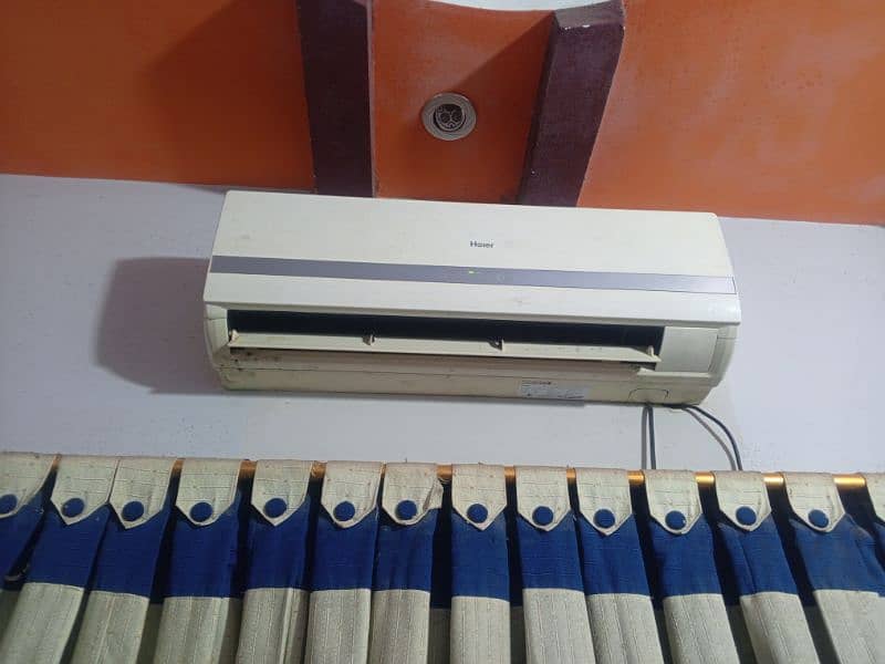 I'm selling my Haier Ac one Ton in Good Condition 2