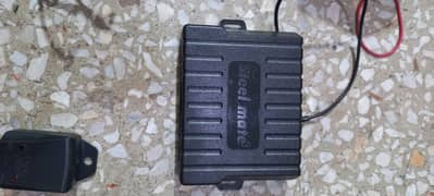 CAR THIEF ALARM AUTOMATIC LOCK STEEL MATE with remote control keys