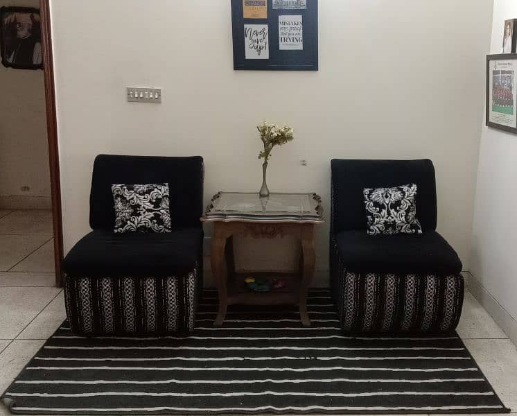 black and white sofa set is available only Rs 30k 0