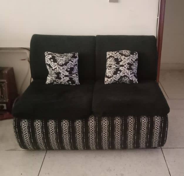 black and white sofa set is available only Rs 30k 1