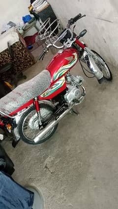 Honda Cd70 model 2023 number all Punjab copy letter condition 10 by 10
