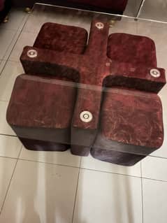 Table with 4 puffy seat for sale