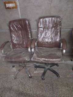 Revolving Chairs in Good Condition