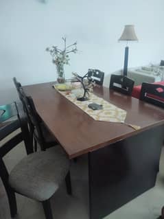 Habbitt dining table