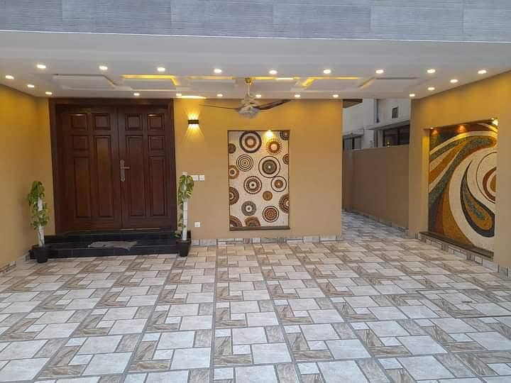 10 marla Brand new house for rent in Talha Block Bahria Town Lahore 2