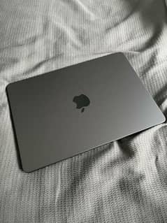 MacBook Air M2 Space Gray 2 battery count 0