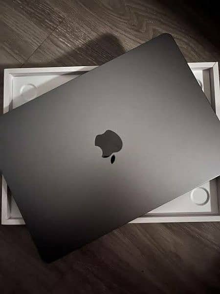 MacBook Air M2 Space Gray 2 battery count 1