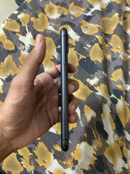 iphone 11 64gb jv LLA model 4