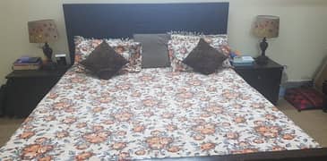 used king size bed with side tables