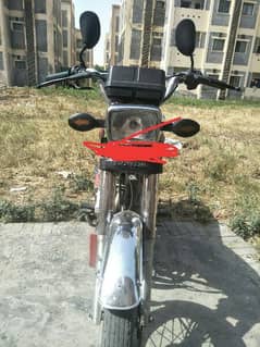 total bike Jaaneman hai Bus seat chain hai