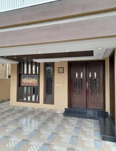 10 marla Luxury Furnished House for Rent in Chambeli Block Bahria Town Lahore