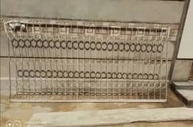 heavy Iron grill in very good condition
