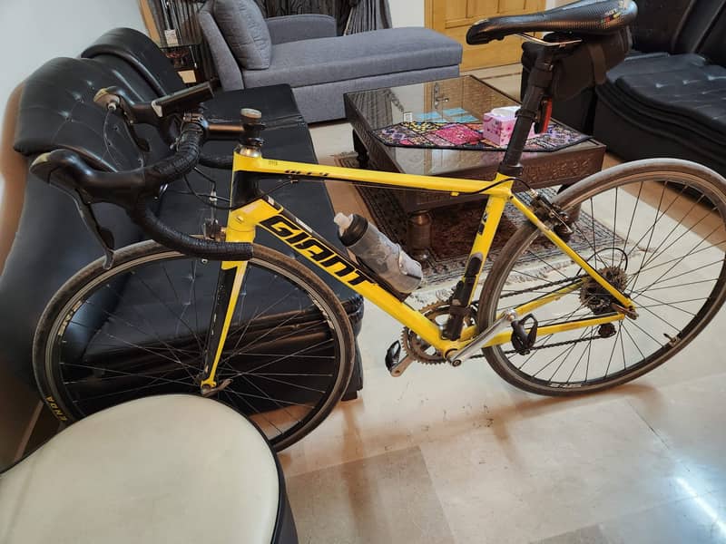 Giant Defy 4 - Road race bike 7