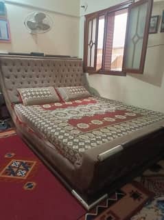 Chen One bed set, excellent condition Polished