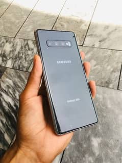Samsung galaxy s10 plus clean