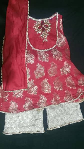 baby girls frocks at very reasonable price in very good  condition. 4