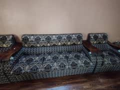 Good Condition 5 Seater Sofa Set with Antique Center Table Heavy Glass