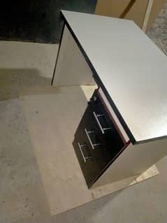 beautiful design office table. size. . 2.5/4