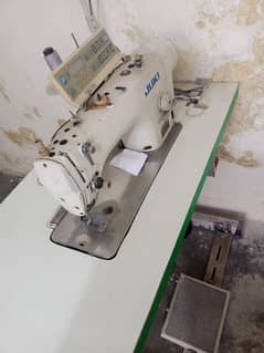 Singer over lack and flat machine are available